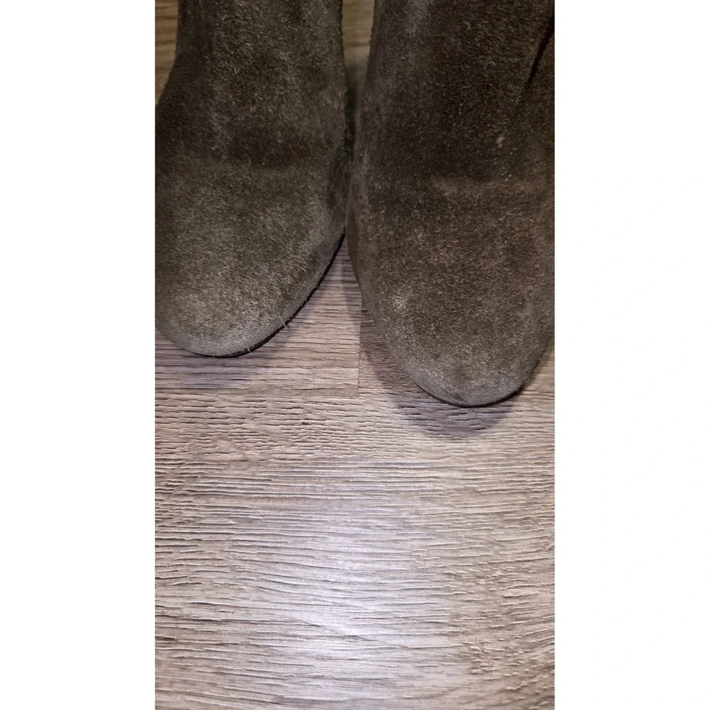 Tory Burch 7.5M Leather Suede Booties Heels Ankle Boots Olive green